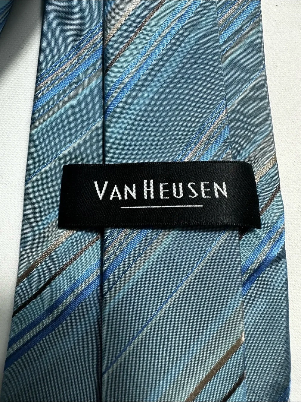 Van Heusen three van